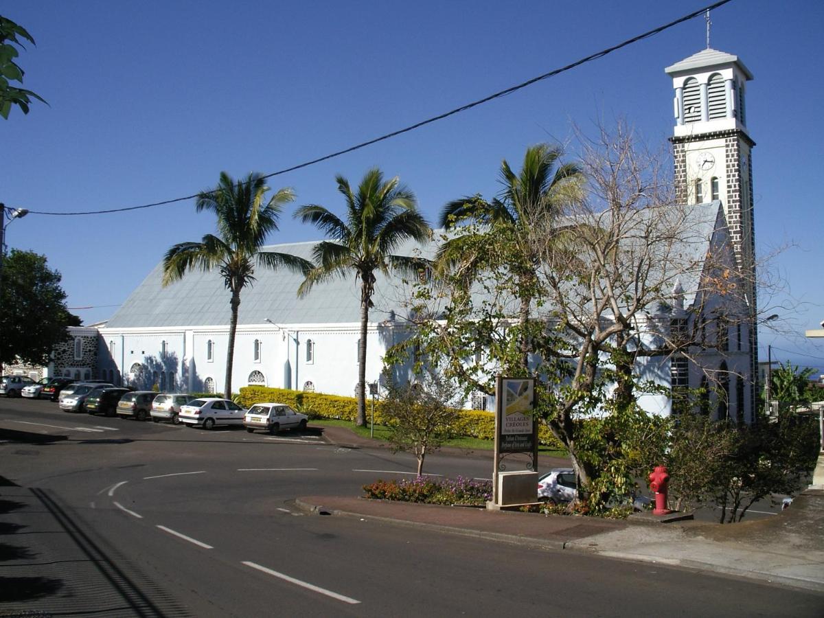 Case Creole Traditionnelle A Ossature Et Charpente Bois Petite Île Buitenkant foto